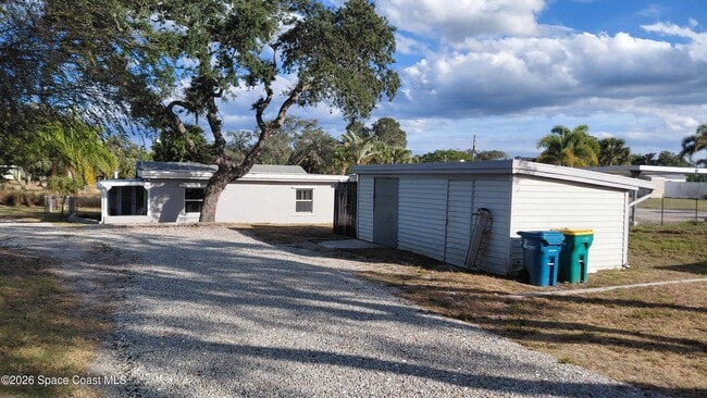 9357 Victoria Dr in Sebastian, FL - Building Photo - Building Photo