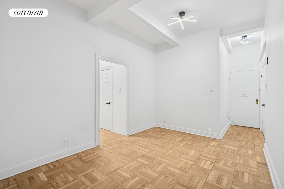 401 W 56th St in New York, NY - Building Photo