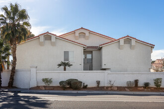 Tropical Villas in Las Vegas, NV - Building Photo - Building Photo