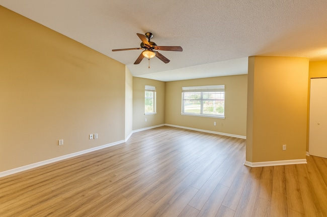 12750 Equestrian Cir in Ft. Myers, FL - Building Photo - Building Photo