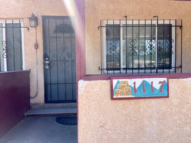 1117 Girard Blvd NE in Albuquerque, NM - Building Photo - Building Photo