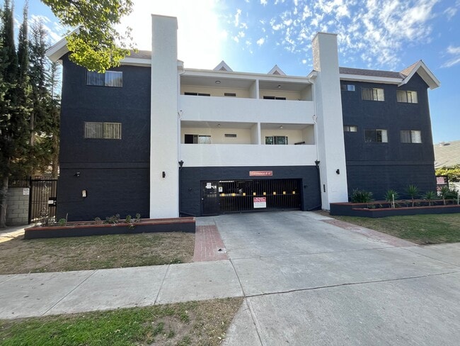 420 Windsor Rd in Glendale, CA - Building Photo - Building Photo