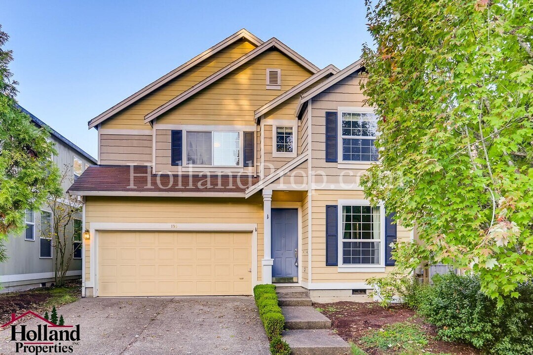 199 SW 208th Ave in Aloha, OR - Building Photo
