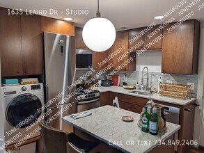 1635 Leaird Dr in Ann Arbor, MI - Building Photo - Building Photo