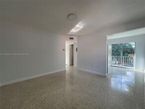 1460 SW 4th St in Miami, FL - Building Photo - Building Photo