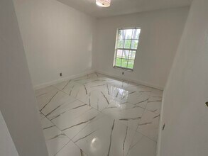 609 W Ocean Ave in Boynton Beach, FL - Foto de edificio - Building Photo