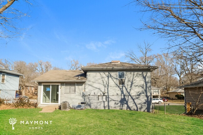 9310 Palmer Ave in Kansas City, MO - Foto de edificio - Building Photo