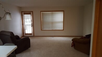 3037 Venice Ln NW in Rochester, MN - Building Photo - Building Photo