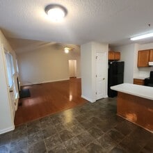 6088 Yeaton Glen Dr in Winston-Salem, NC - Foto de edificio - Building Photo