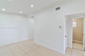 3760 Day Ave in Miami, FL - Foto de edificio - Building Photo