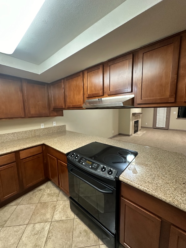 7675 N First St in Fresno, CA - Foto de edificio - Building Photo