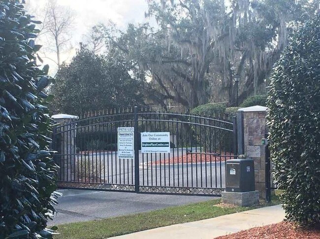 1575 Paul Russell Rd in Tallahassee, FL - Building Photo - Building Photo