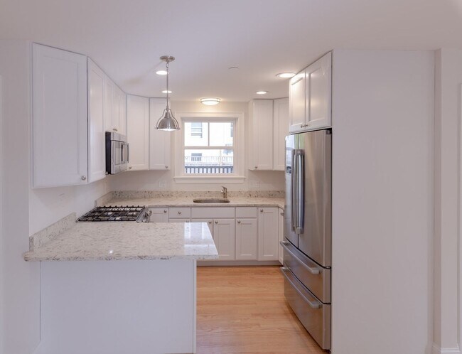 19 Kent Ct, Unit 3 in Somerville, MA - Foto de edificio - Building Photo