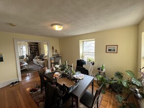 190 Holland St, Unit 3 in Somerville, MA - Building Photo - Building Photo