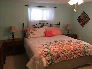 3654 Yellowbird Dr in New Port Richey, FL - Foto de edificio - Building Photo