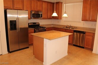 9052 Stone Cabin Ct in Las Vegas, NV - Building Photo - Building Photo
