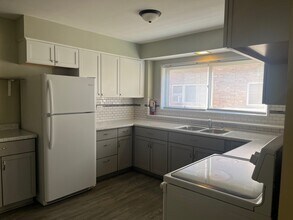8547 Niles Center Rd in Skokie, IL - Building Photo - Building Photo