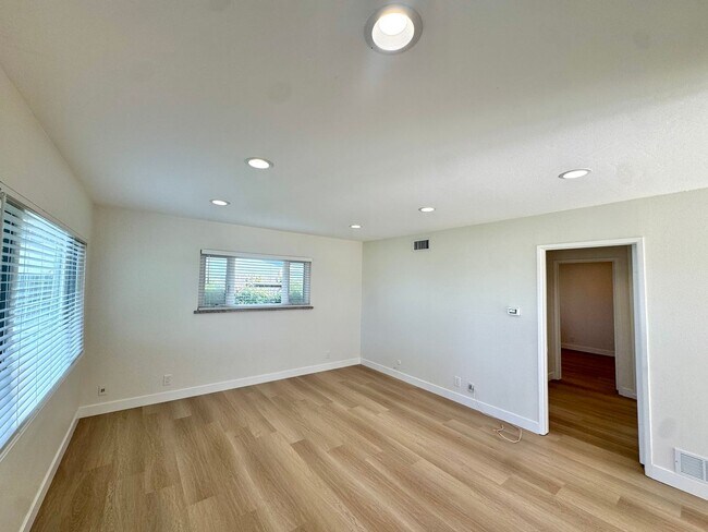 19282 Salmon Ln in Huntington Beach, CA - Building Photo - Building Photo