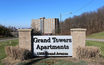 Grand Towers Apartments in Newport, KY - Building Photo - Building Photo