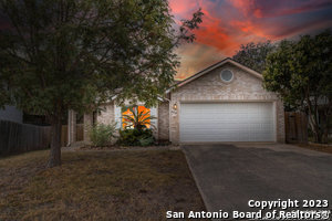 8215 Maverick Ridge Dr in San Antonio, TX - Building Photo