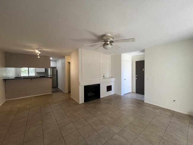 9829 Caminito Marlock in San Diego, CA - Foto de edificio - Building Photo