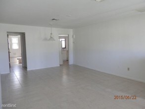10022 8th St N in Naples, FL - Building Photo - Building Photo