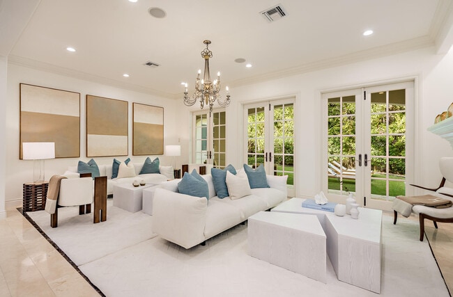 233 El Pueblo Way in Palm Beach, FL - Building Photo - Building Photo