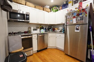 1200 Commonwealth Ave in Boston, MA - Building Photo - Building Photo