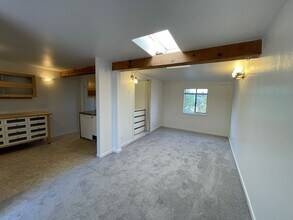 1037 Warfield Ave-Unit -1037 in Oakland, CA - Building Photo - Building Photo