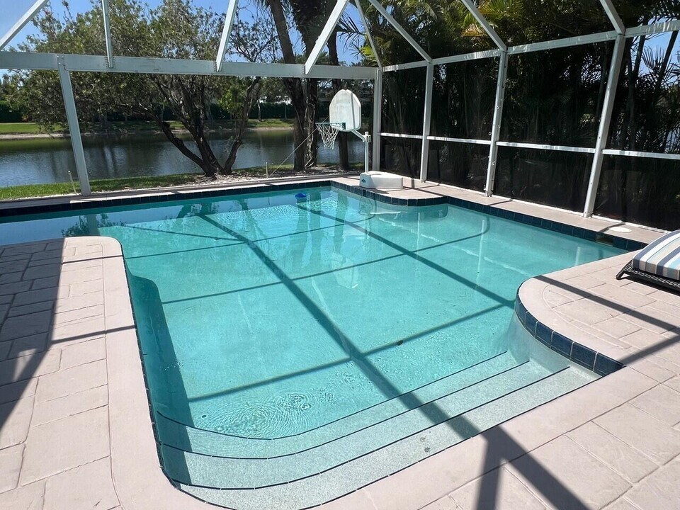 9230 Heathridge Dr in West Palm Beach, FL - Building Photo