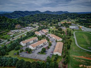 Apple Villa in Blountville, TN - Building Photo - Building Photo