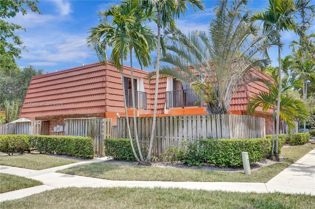 9966 NW 6th Ct in Plantation, FL - Building Photo