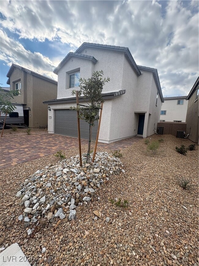 5943 Swift Lariat St