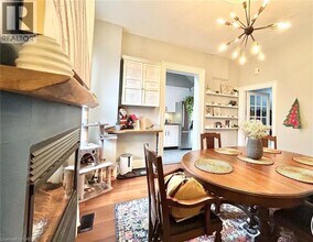 276 Hunter St W in Hamilton, ON - Building Photo - Building Photo