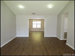 9803 Pinnacle Valley Rd in Little Rock, AR - Building Photo - Building Photo