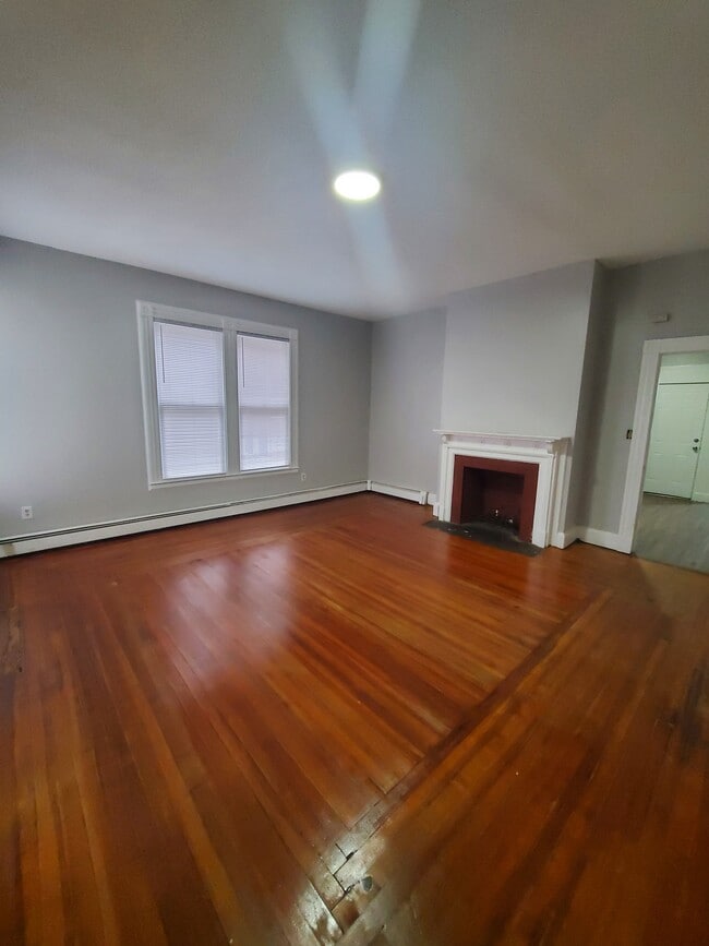 314 Howard Ave, Unit 2 in New Haven, CT - Building Photo - Building Photo