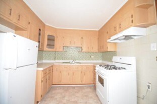 80 Chelsea St Apartments