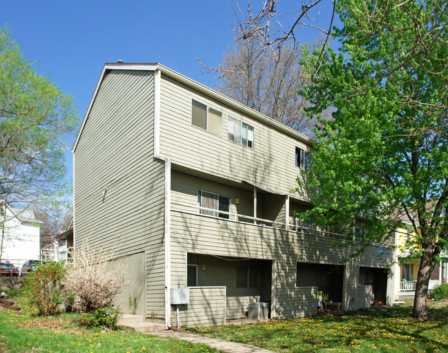 1125 Tennessee St in Lawrence, KS - Building Photo - Building Photo