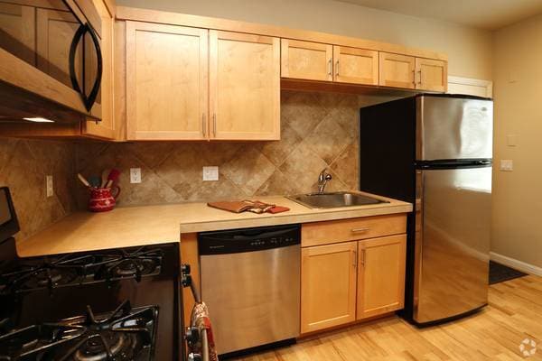 Tabor Pointe Apartments in Portland, OR - Foto de edificio - Building Photo