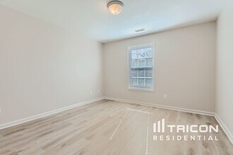 129 Keswick Manor Dr in Tyrone, GA - Building Photo - Building Photo