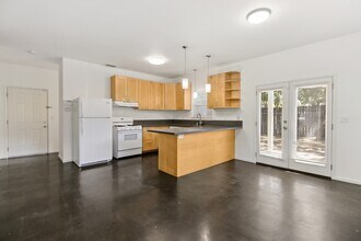 3108 2nd Ave, Unit C in Sacramento, CA - Building Photo - Building Photo