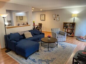 3620 Independence Ave S, Unit 52 in St. Louis Park, MN - Foto de edificio - Building Photo