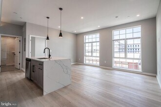 2401 Washington Ave in Philadelphia, PA - Building Photo - Building Photo