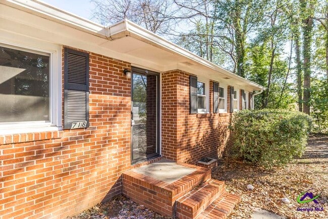 718 Oakview Square in Warner Robins, GA - Building Photo - Building Photo