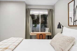 9178 N Woodlawn Dr, Unit Room A in Fresno, CA - Building Photo - Building Photo