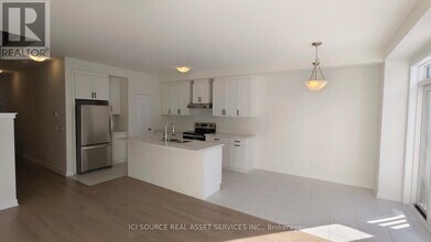 30 Freeman Williams St in Markham, ON - Building Photo - Building Photo