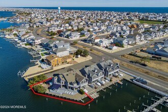 152B Newark Ave in Lavallette, NJ - Foto de edificio - Building Photo