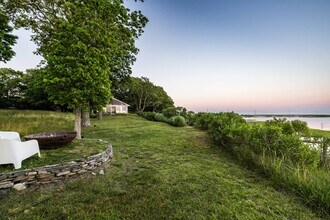 144 Gerard Dr in East Hampton, NY - Building Photo - Building Photo