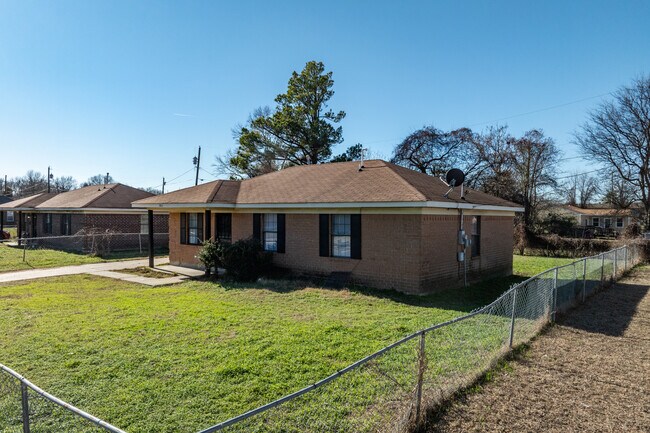 703 S Redding St in West Memphis, AR - Foto de edificio - Building Photo