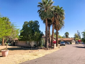 2515 N 48th St in Phoenix, AZ - Building Photo - Building Photo